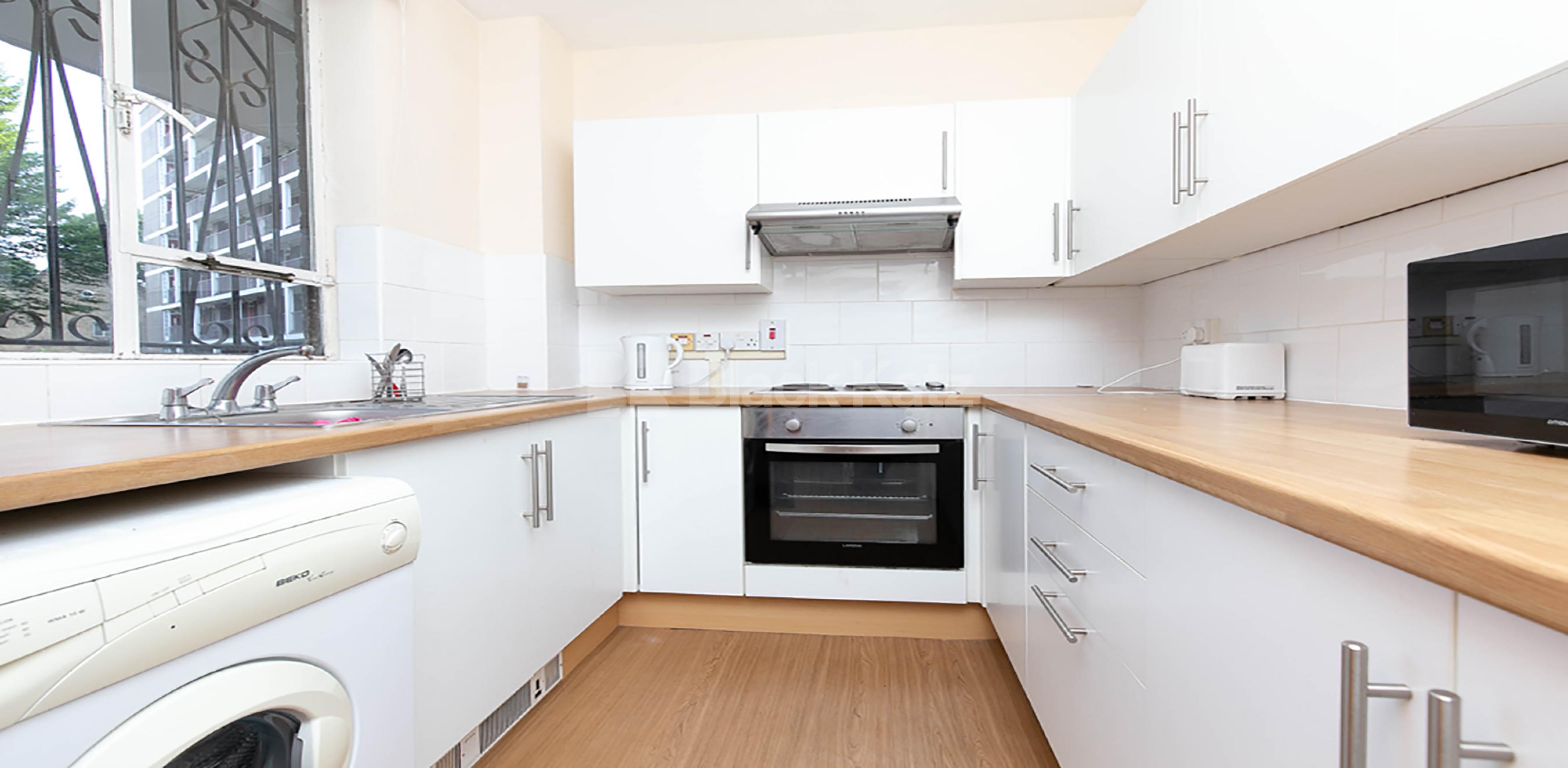 			AVAILABLE NOW!, 2 Bedroom, 1 bath, 1 reception Apartment			 Northampton Street, Essex Road N1